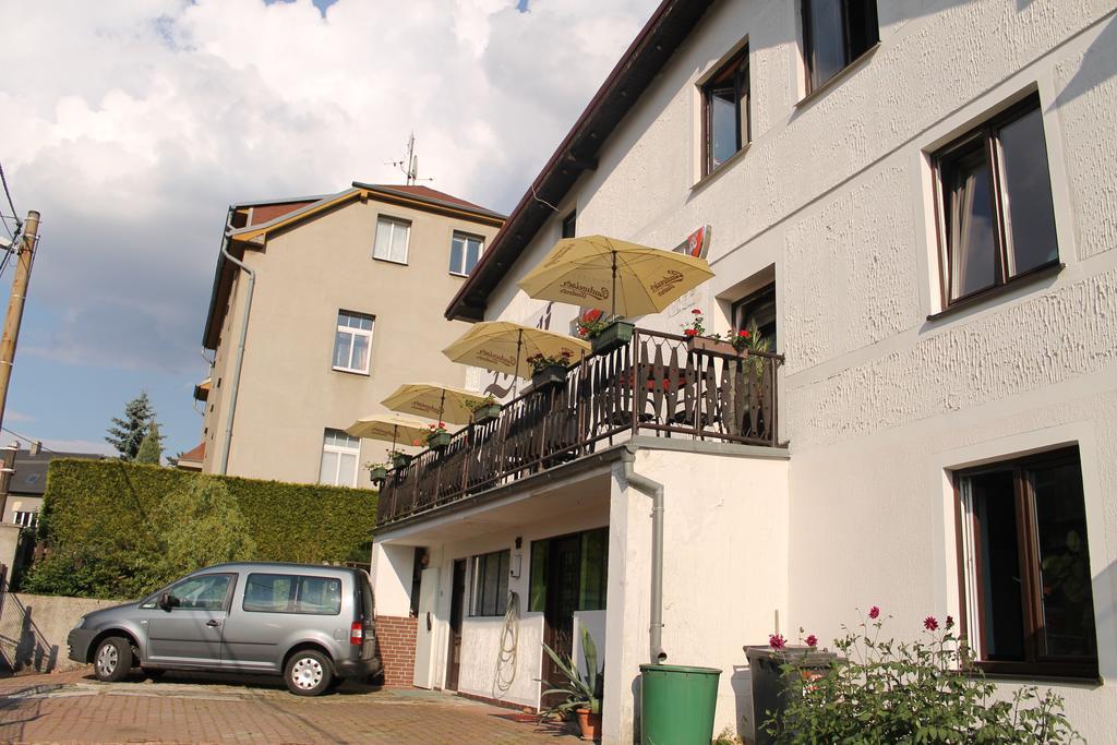 Zaboj Restaurant Hotel Karlsbad Buitenkant foto